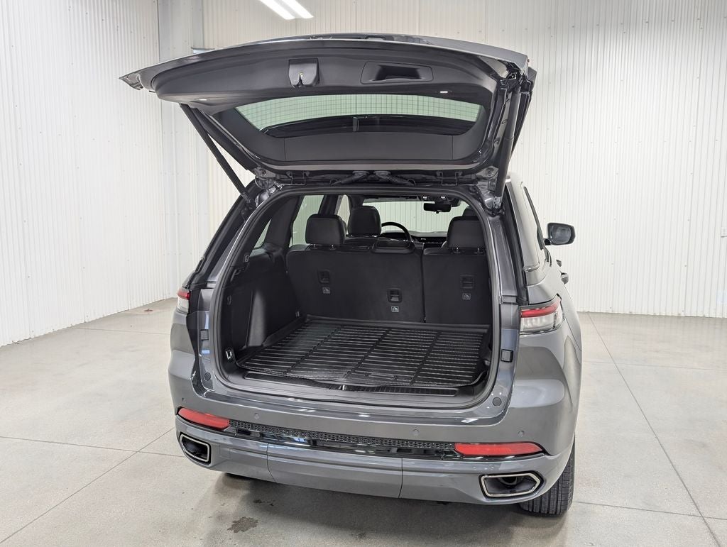 2025 Jeep Grand Cherokee Anniversary Edition 4xe