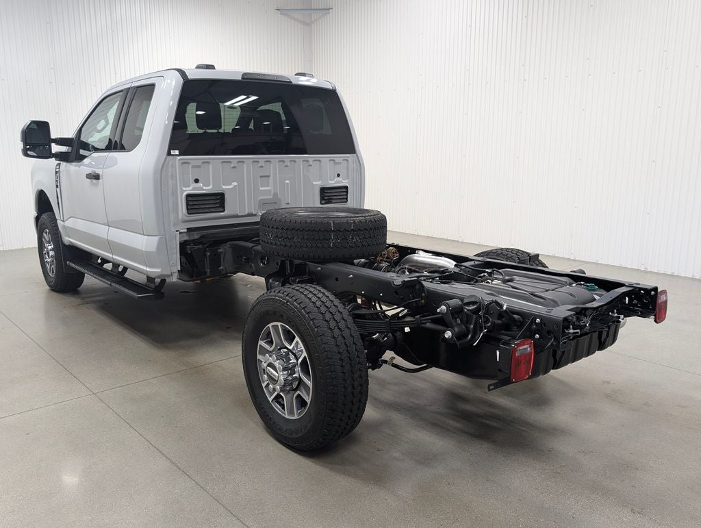 2025 Ford F-350SD XLT