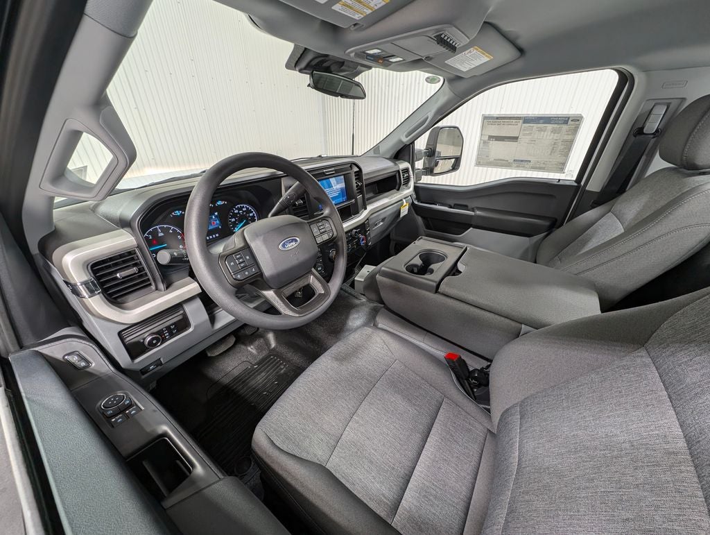 2025 Ford F-600SD XL