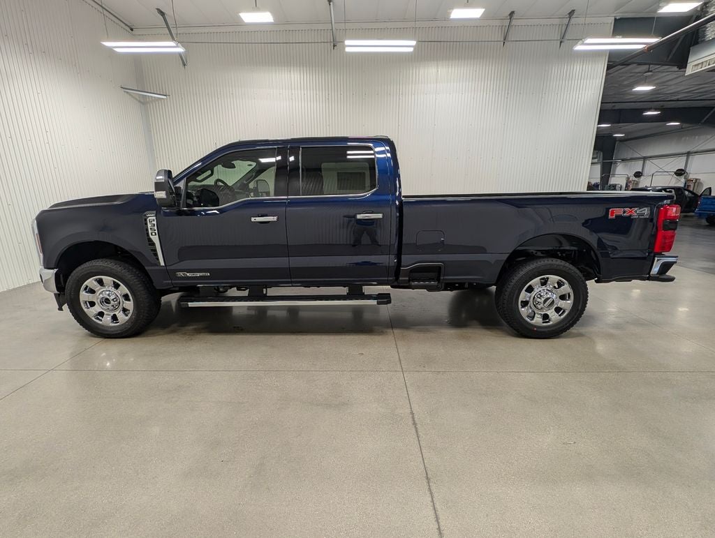 2025 Ford F-350SD Lariat