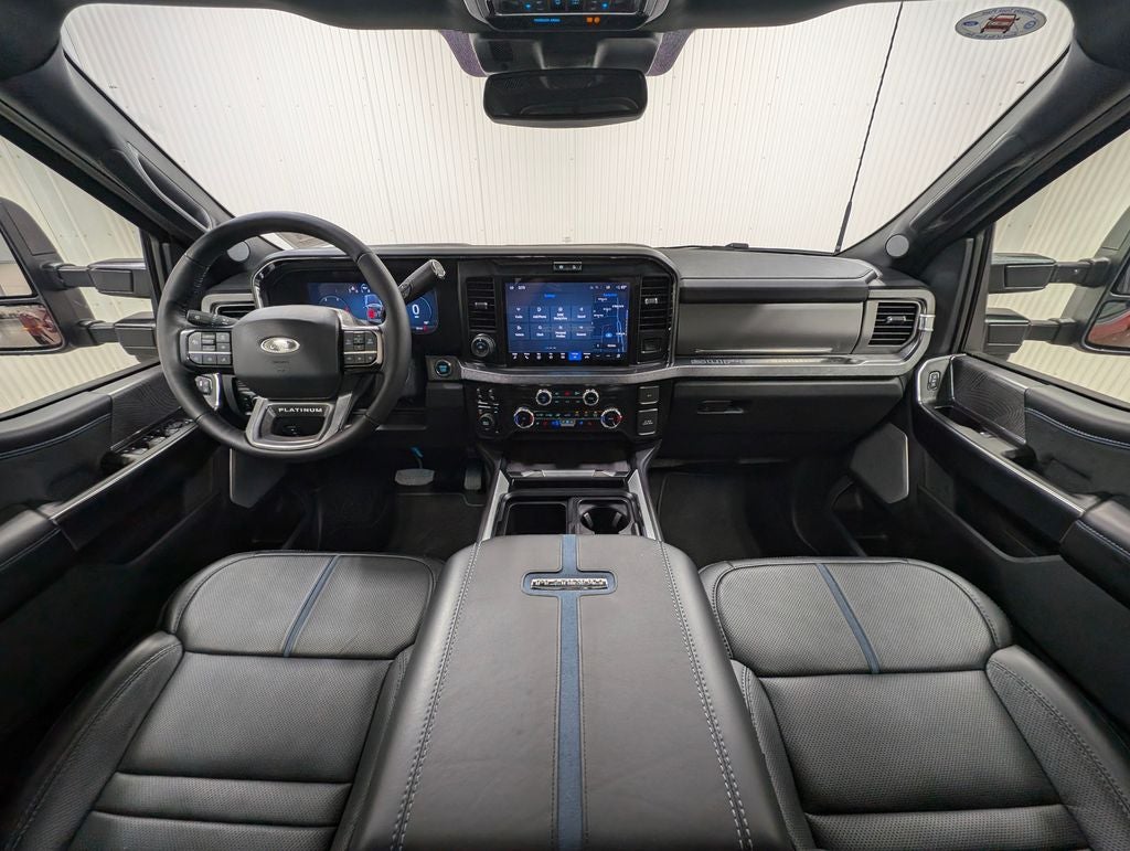 2025 Ford F-350SD Platinum DRW