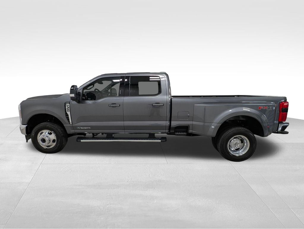 2026 Ford F-350 Lariat 4x4 Crew Cab 8' Box DRW's photo