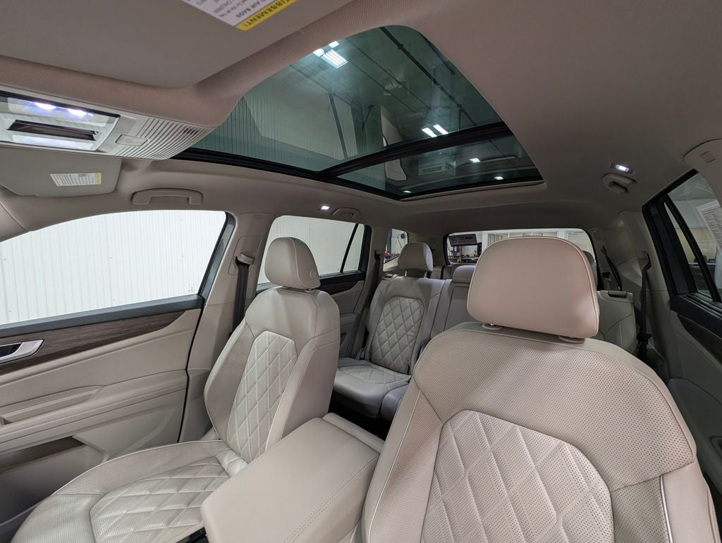 2024 Volkswagen Atlas 2.0T SEL Premium R-Line
